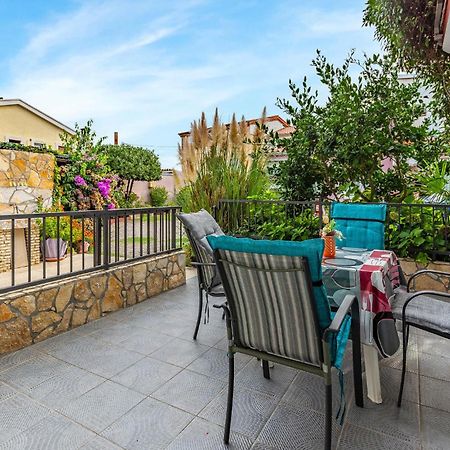 Lovely Apartment In Premantura With Wifi Esterno foto