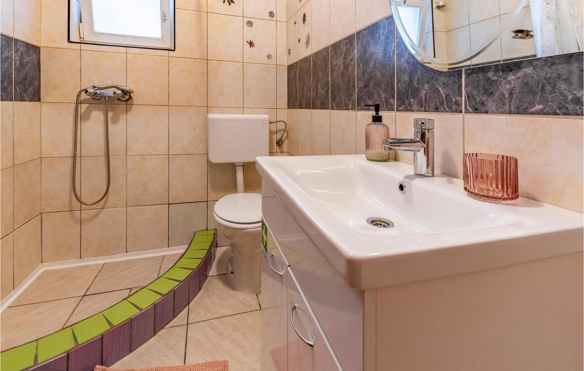 Lovely Apartment In Premantura With Wifi Esterno foto