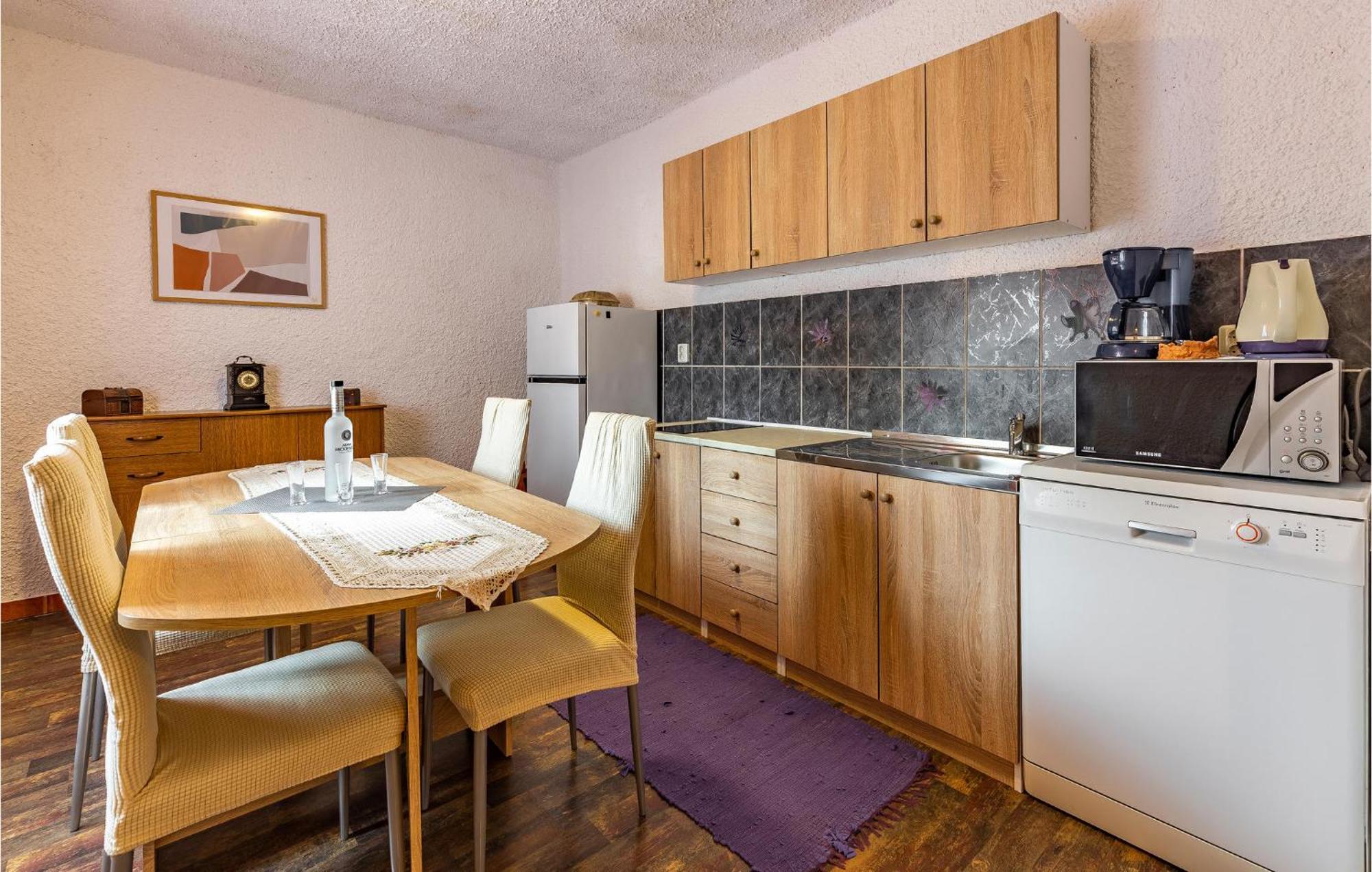 Lovely Apartment In Premantura With Wifi Esterno foto