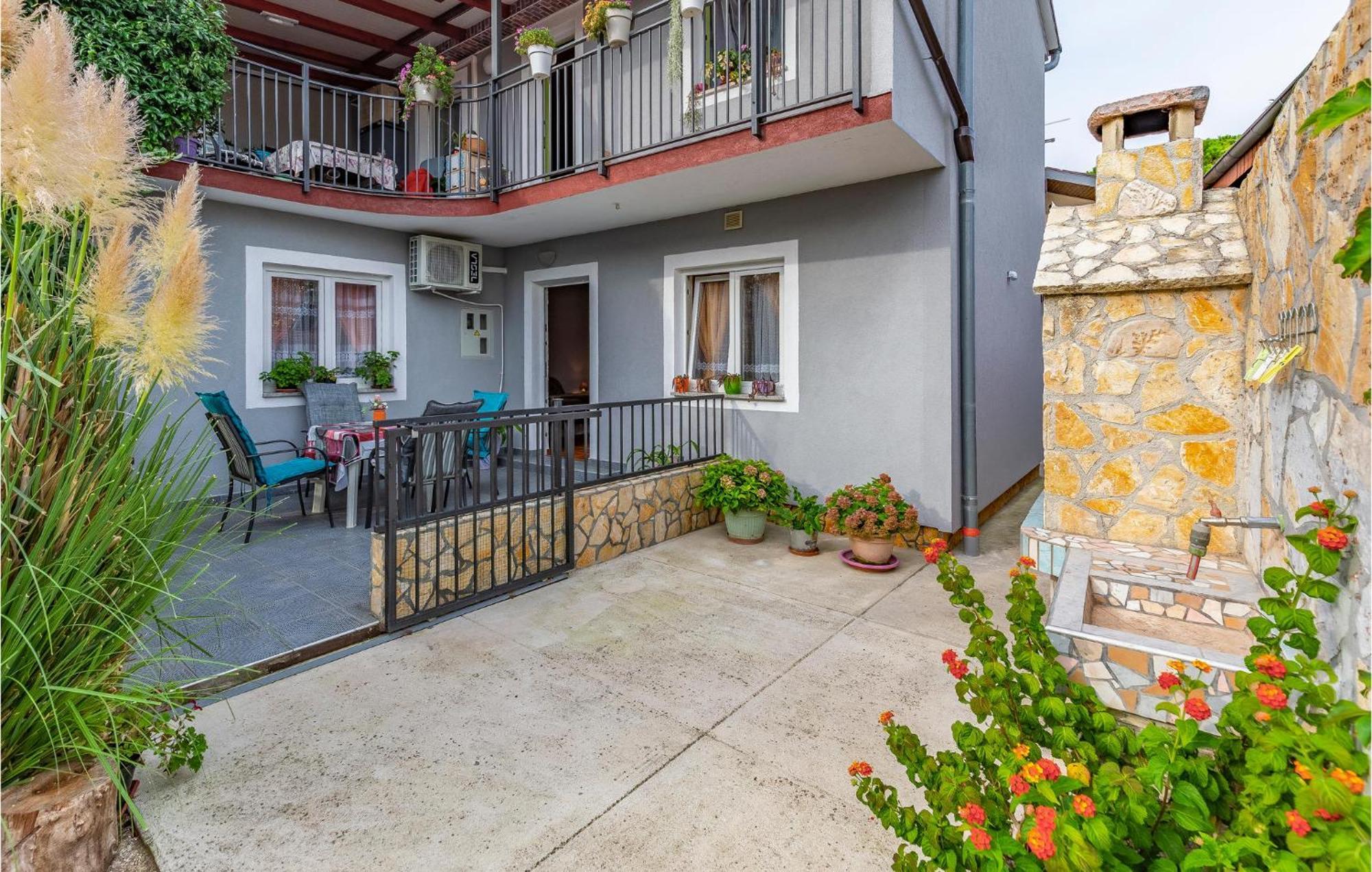 Lovely Apartment In Premantura With Wifi Esterno foto
