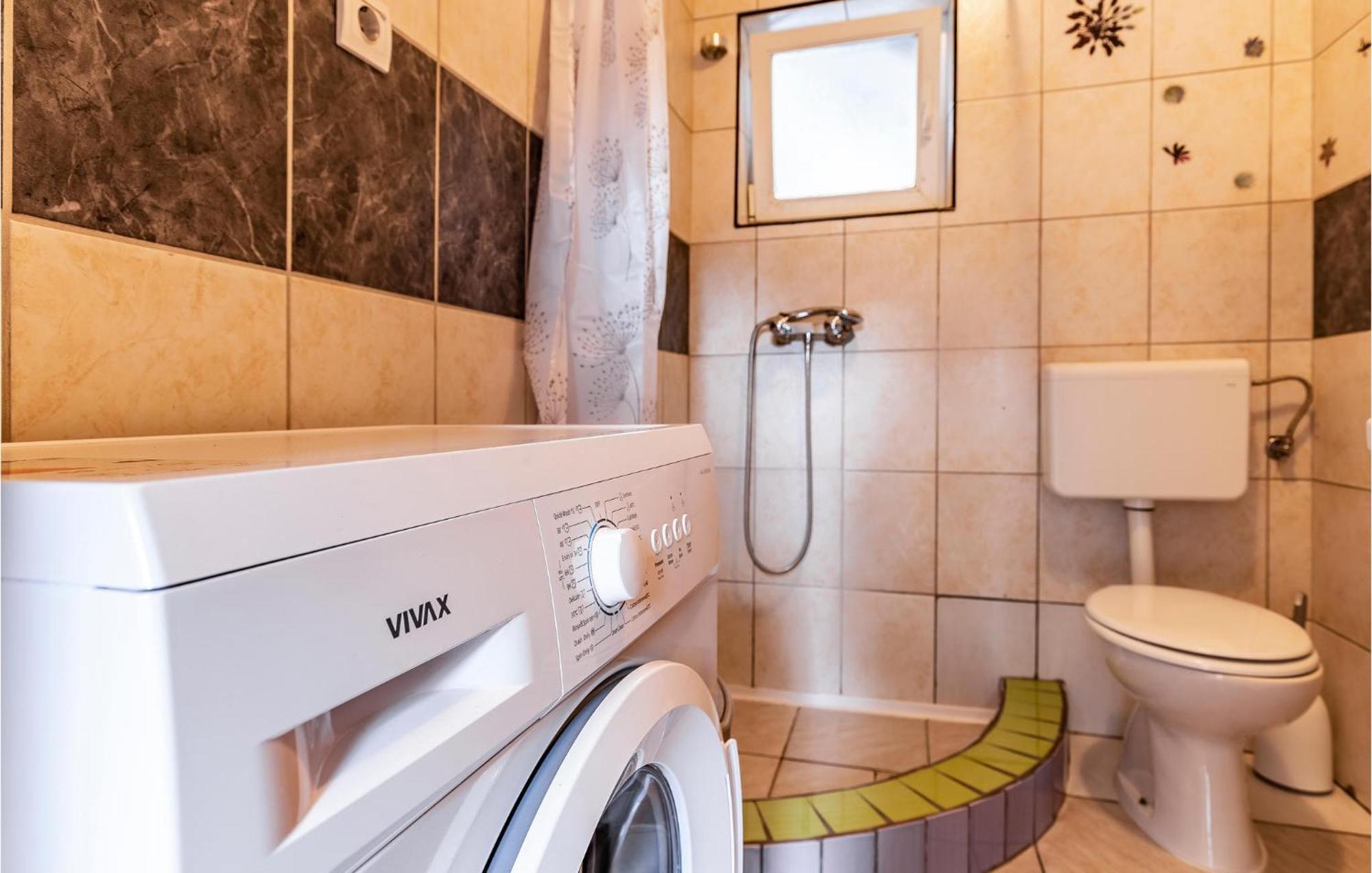 Lovely Apartment In Premantura With Wifi Esterno foto