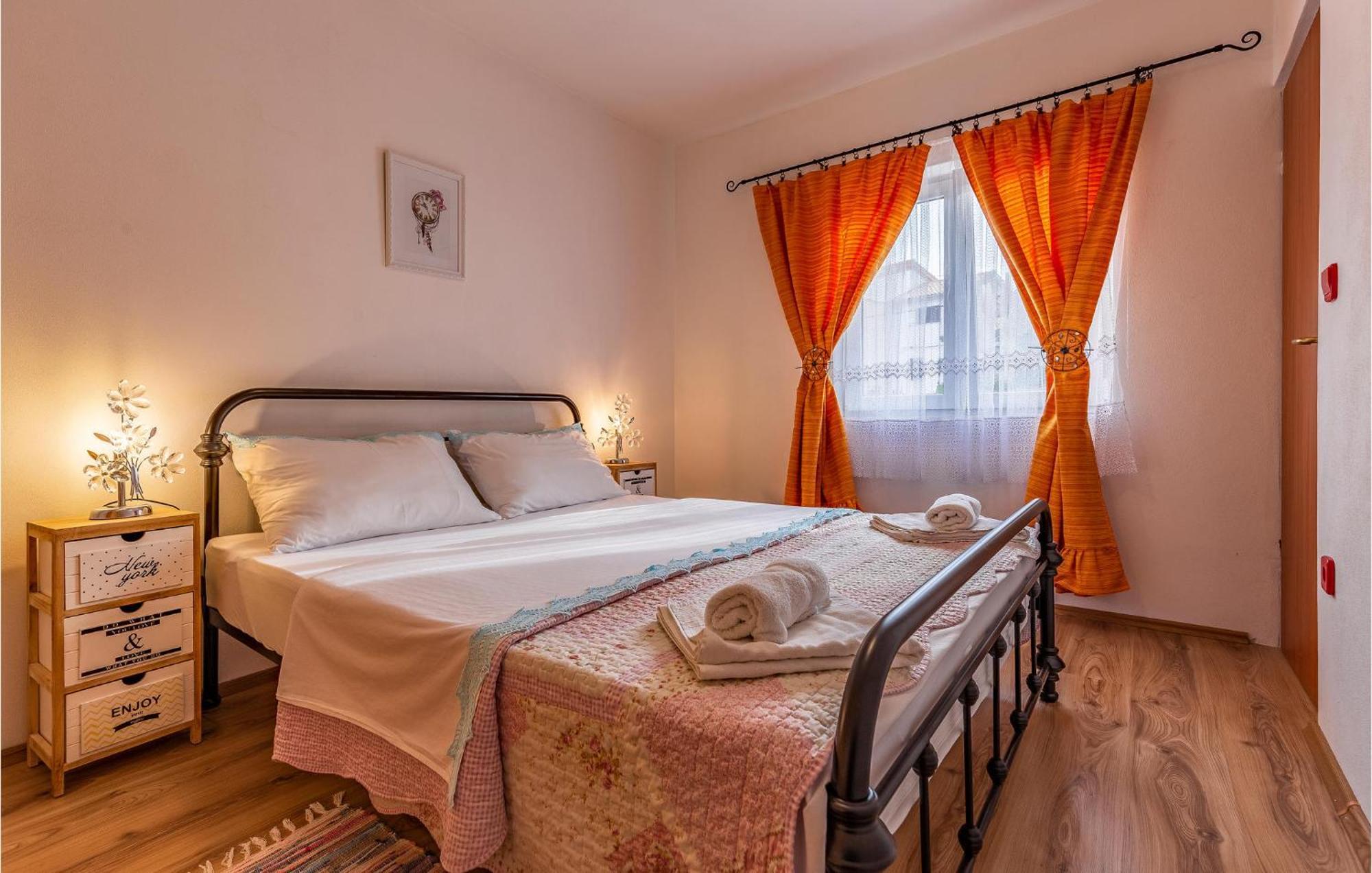 Lovely Apartment In Premantura With Wifi Esterno foto