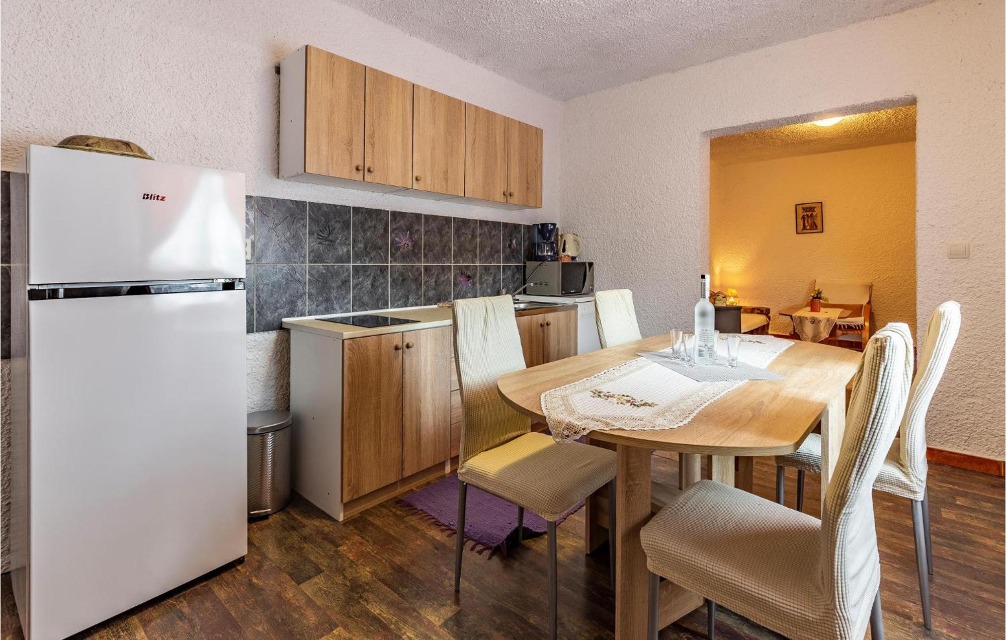 Lovely Apartment In Premantura With Wifi Esterno foto